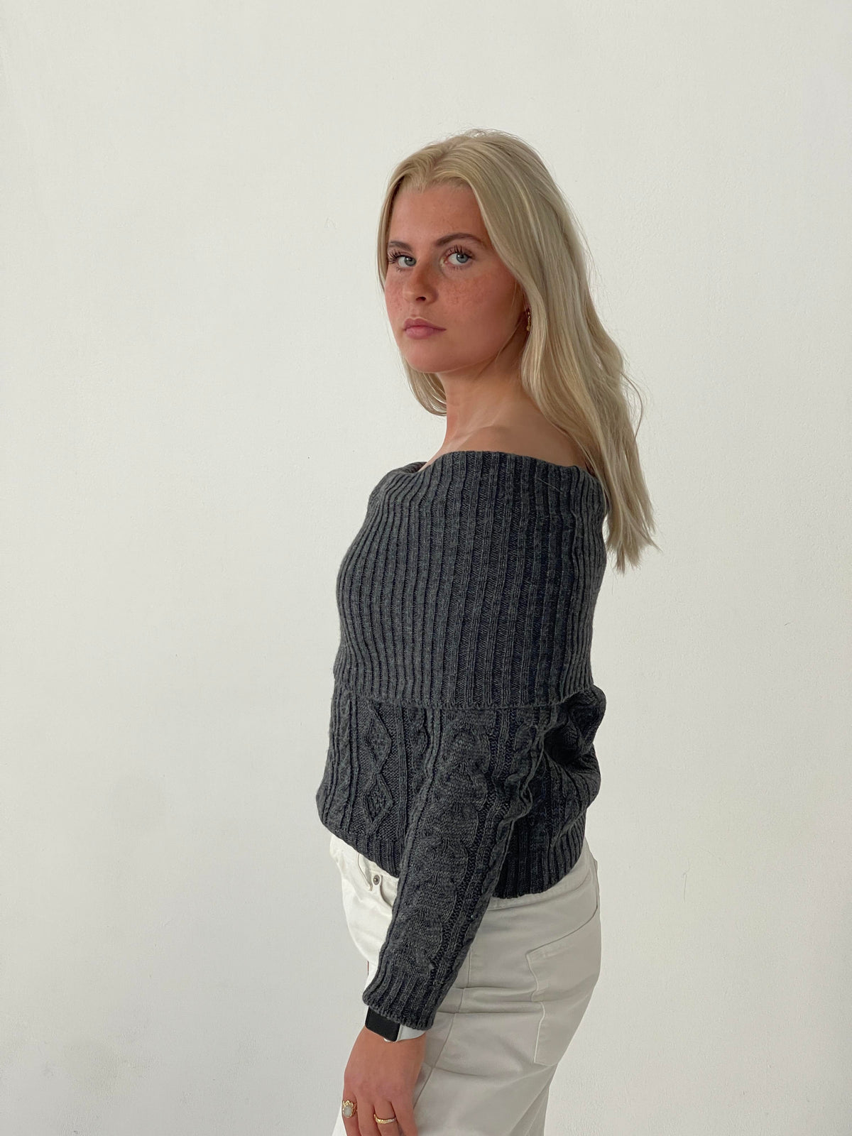 Theresa off-shoulder knit - Grey