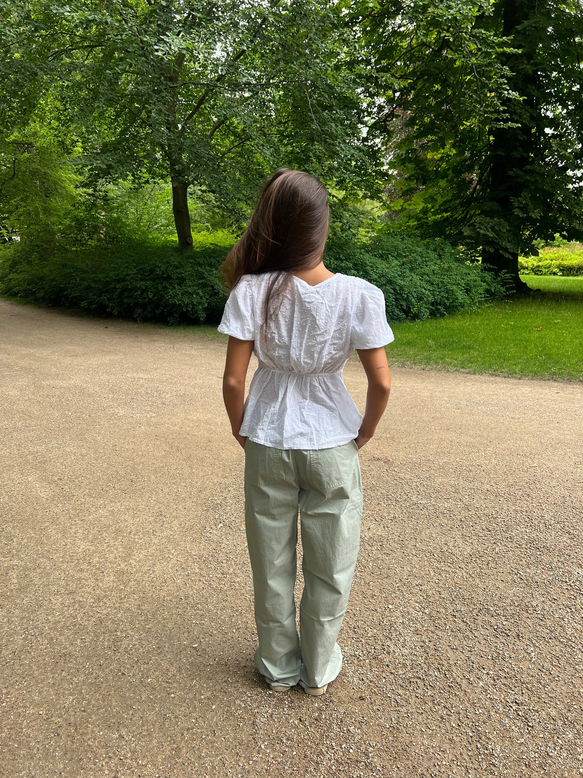 Toria top with flowers - White