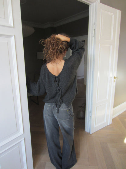 Berna knit with tie details - Dark grey