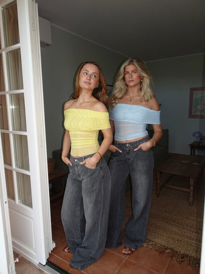 Victoire off-shoulder top in mesh – Light blue