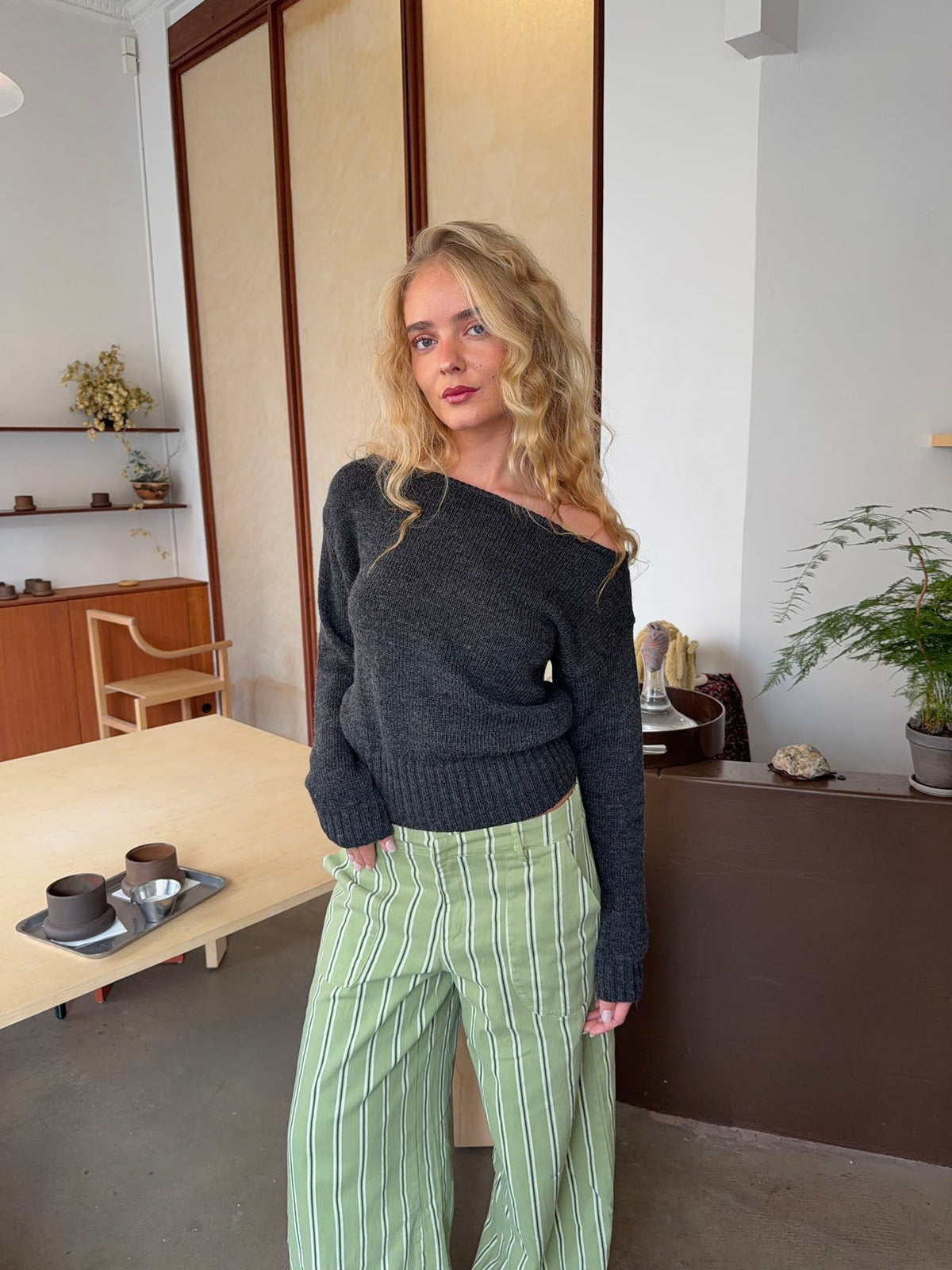 Loni one shoulder knit sweater in wool – Grey